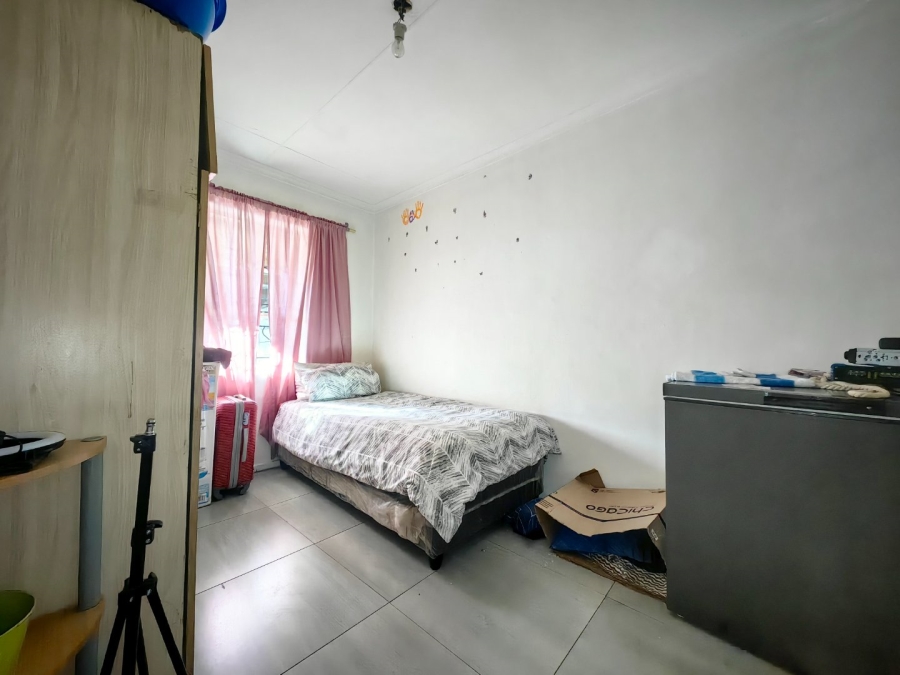 2 Bedroom Property for Sale in Lentegeur Western Cape